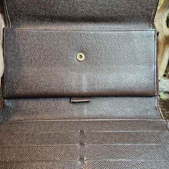 Authentic Louis Vuitton Damier Ebene wallet - Picture 12 of 12